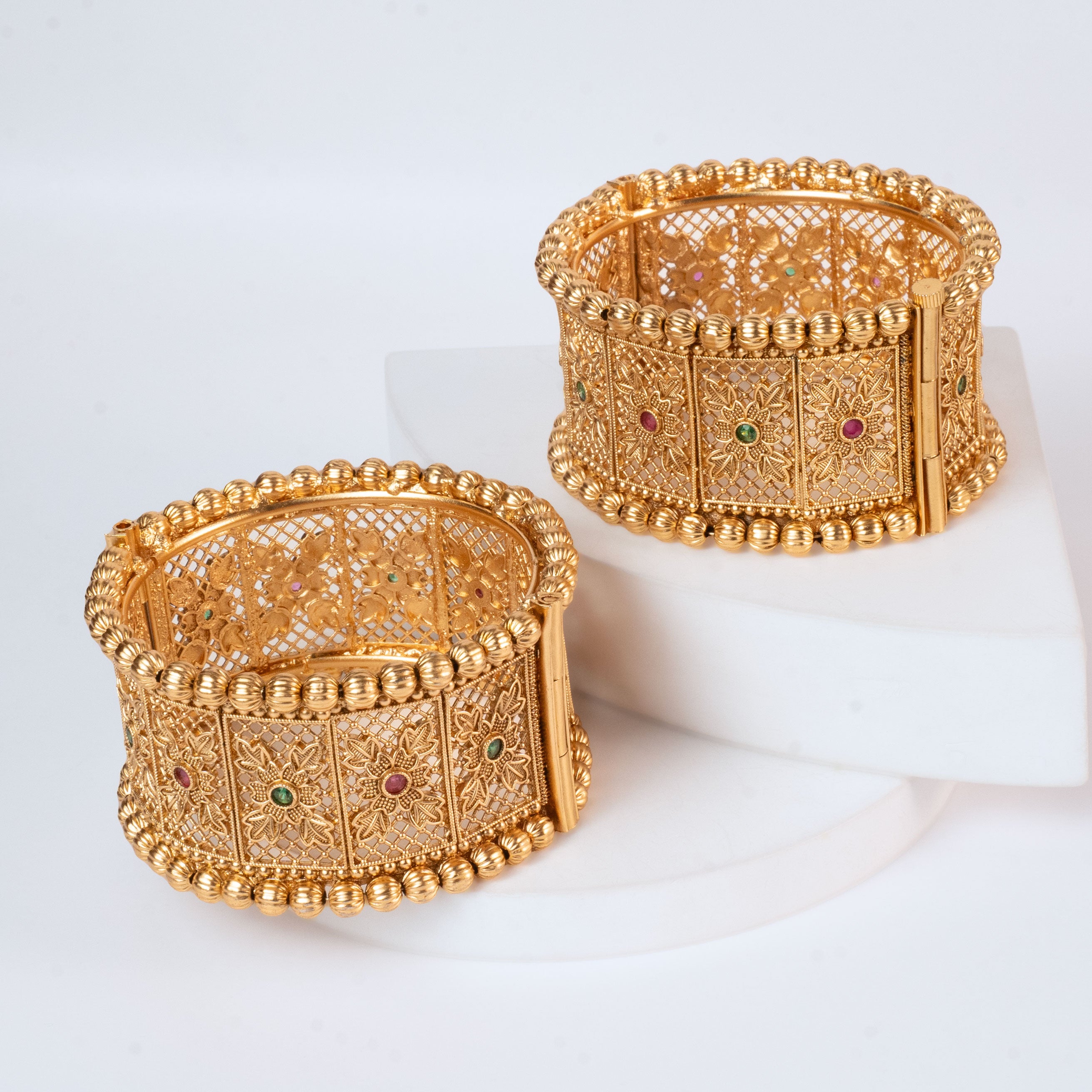 Suraiya Golden Kangan (Set of 2)